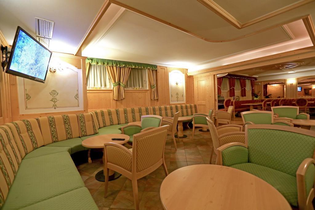 Hotel Laurin Canazei Ngoại thất bức ảnh