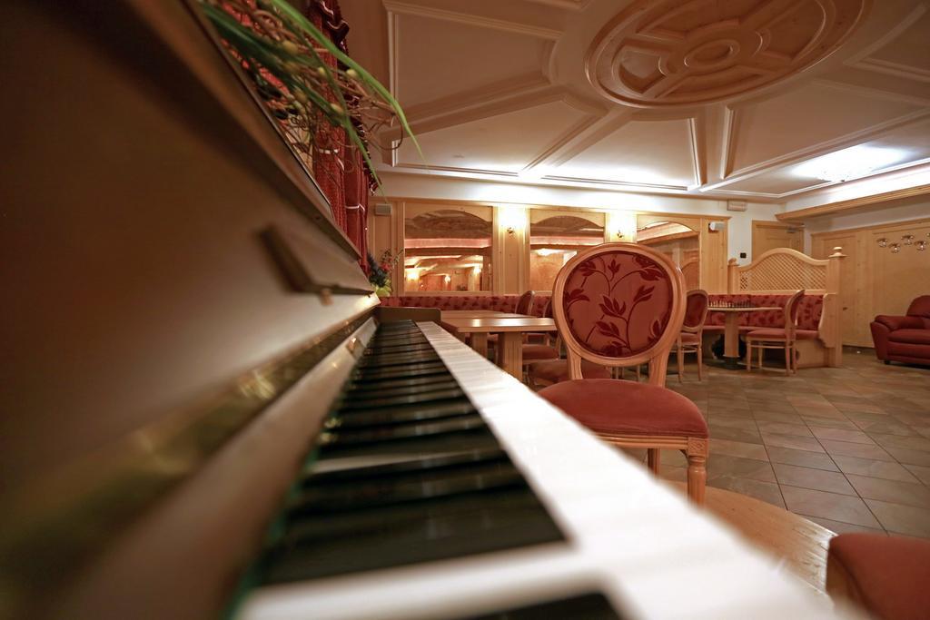 Hotel Laurin Canazei Ngoại thất bức ảnh